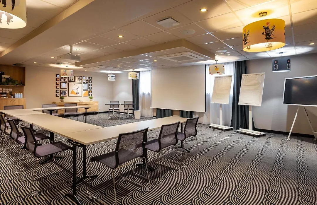 Novotel Paris Suresnes Longchamp-1